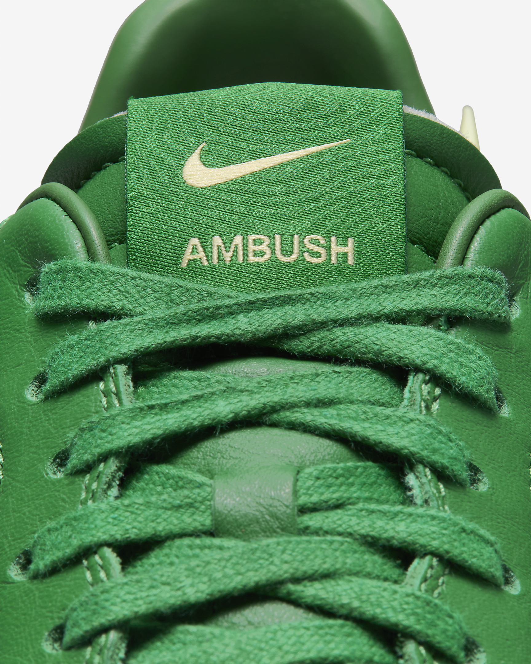 ナイキ エア フォース 1 LOW x アンブッシブラック グリーン