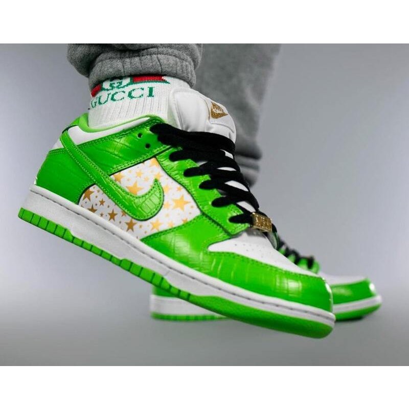 シュプリーム ナイキ スケートボーディング エスビー ダンク ロー “Mean Green”