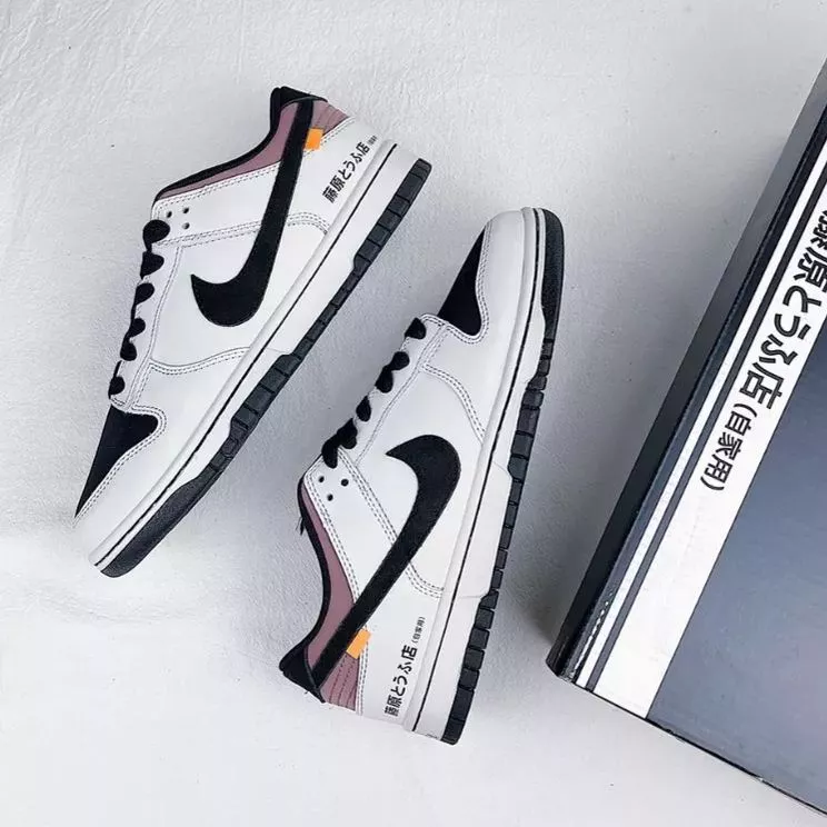 ★NIKE★送関込★激レア確定！世界が欲しがるプレミアムな逸足♪ 【今年の新商品】【新商品発売】頭文字D×NIKE Low Dunks