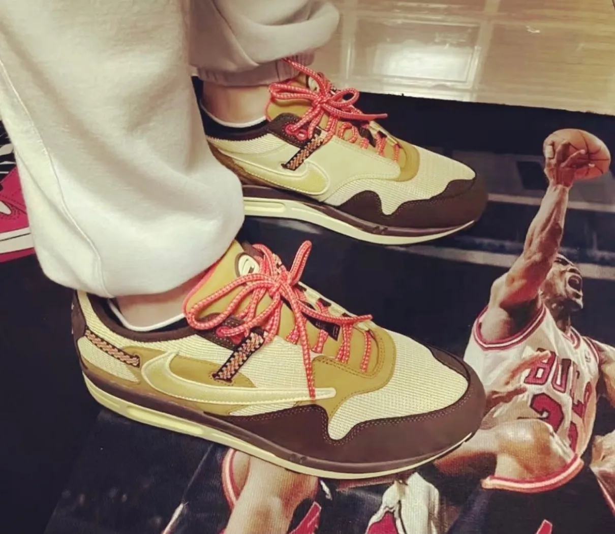 ★入手困難★Travis Scott × Nike Air Max 1 CACT.US CORP