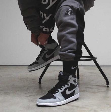 NIKE ナイキ AIR JORDAN 1 MID 'SMOKE GREY' エア ジョーダン ワン ミッド "スモーク グレー" メンズ レディース スニーカー LIGHT SMOKE GREY/BLACK-WHITE ライトスモークグレー/ブラック ホワイト【限定完売モデル】