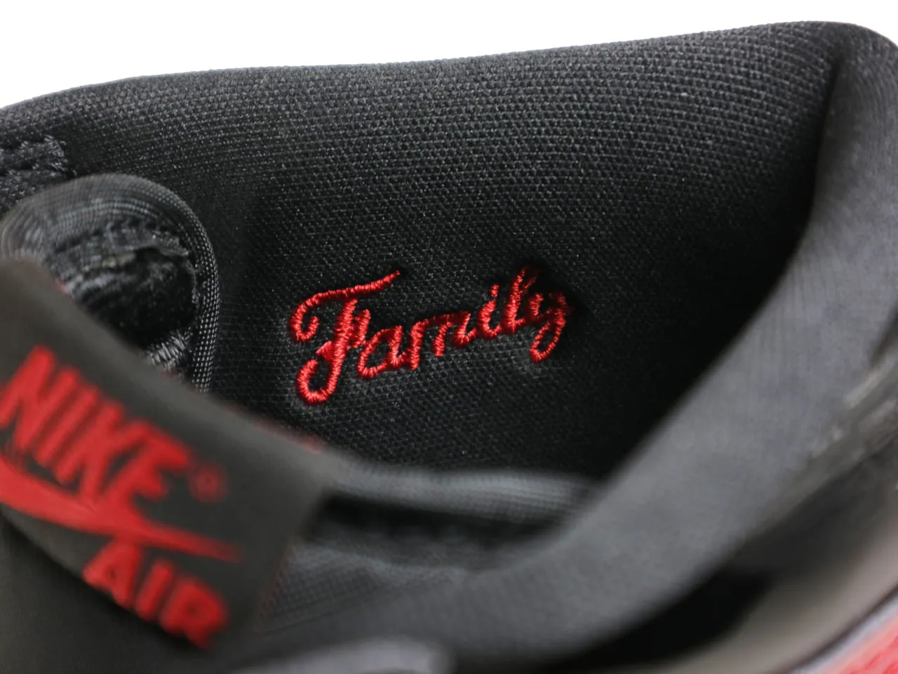 AIR JORDAN 1 RETRO HIGH OG "BLACK/VARSITY RED-WHITE"