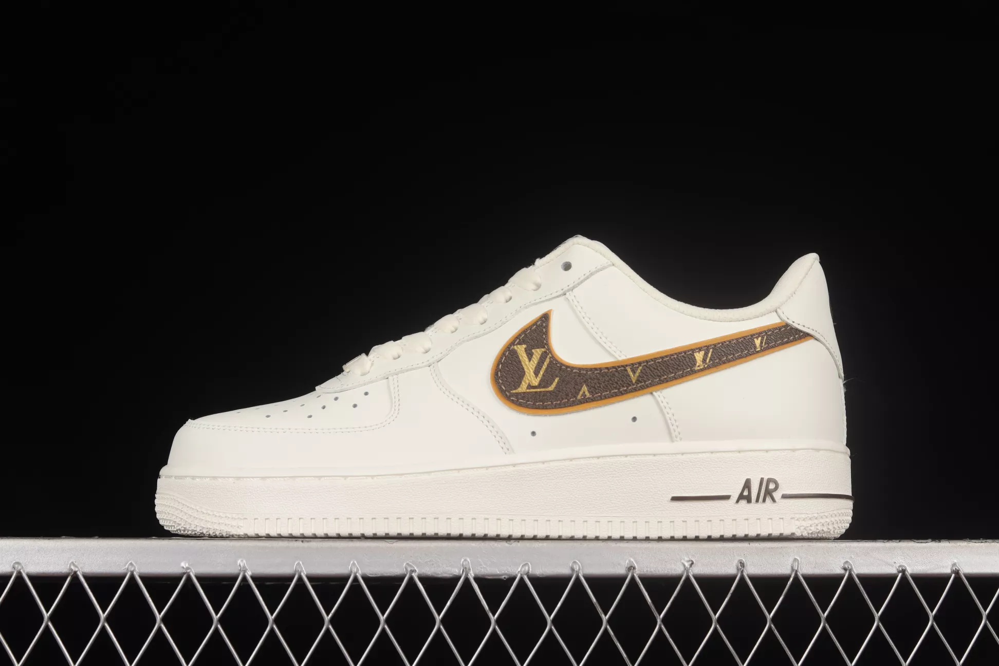 【新商品発売】【今年の新商品】LOUIS VUITTON X NIKE AIR FORCE 1 07 LOW RICE WHITE SHOES SNEAKERS【本物保証】【代金引換】