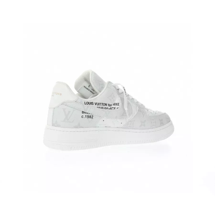 【日本未入荷】♪超入手困難LOUIS VUITTON X NIKE AIR FORCE1 白いエンボスパターン【本物保証】【代金引換】