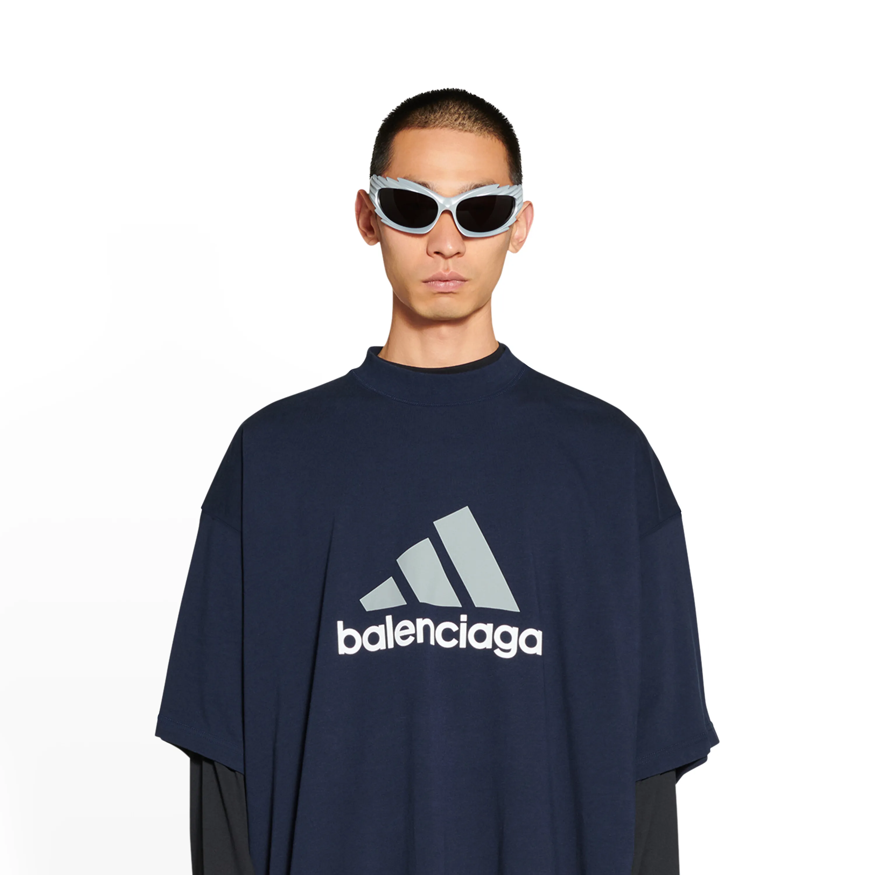 BALENCIAGA / ADIDAS オーバーサイズTシャツ で ネイビーブルー