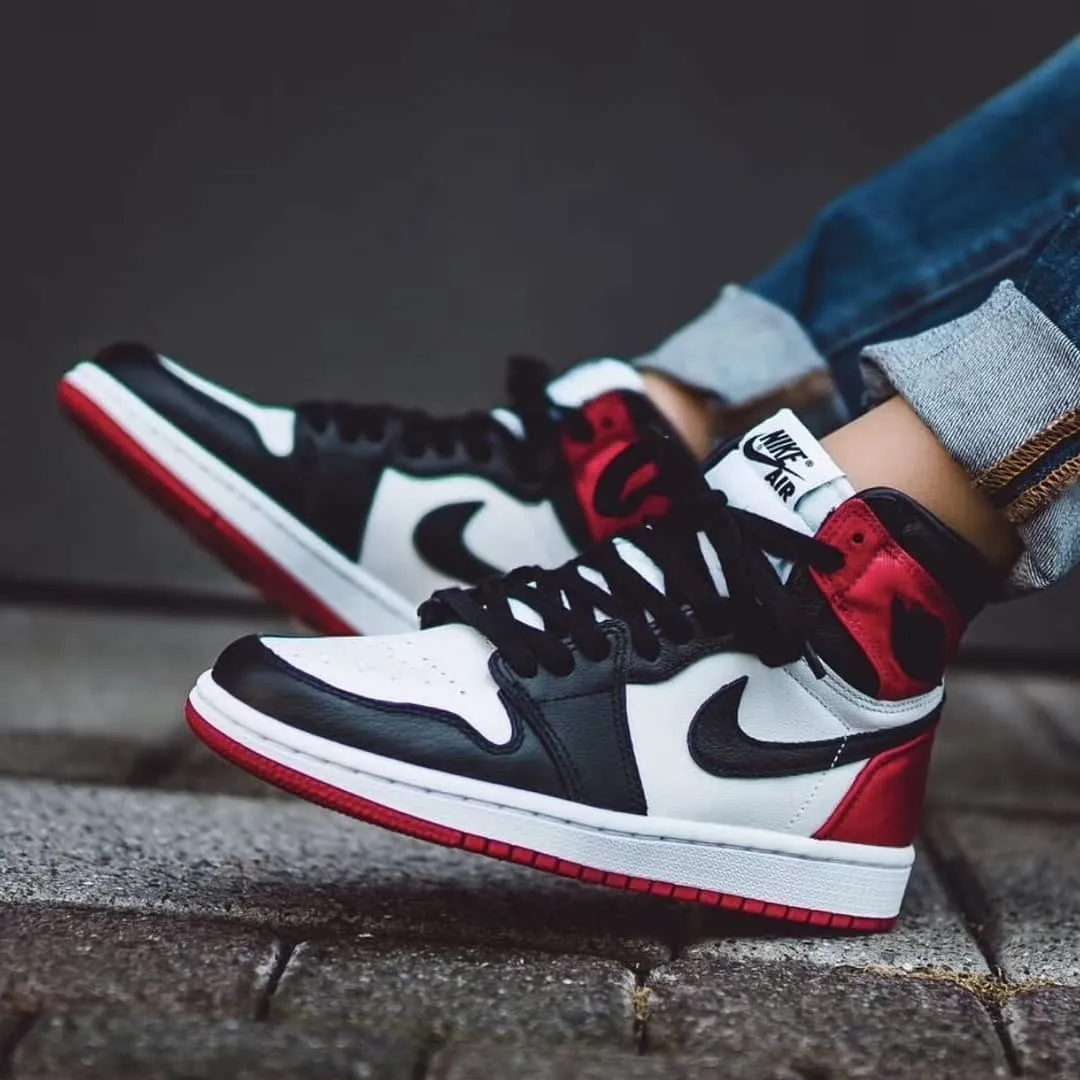Nike Air Jordan 1 Retro High OG “Satin Black Toe”