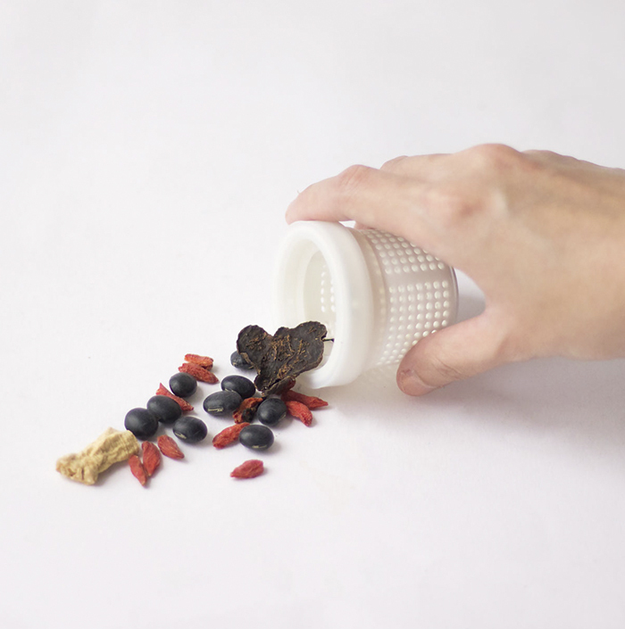 Attach-It Porcelain Strainer