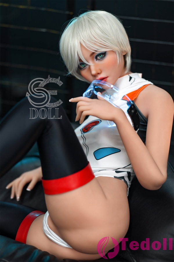 SE DOLL #119 Kemeny 166cm短い銀髪 美しいラブドール スレンダーな体型セックス人形 TPE製 Bカップ 小麦肌