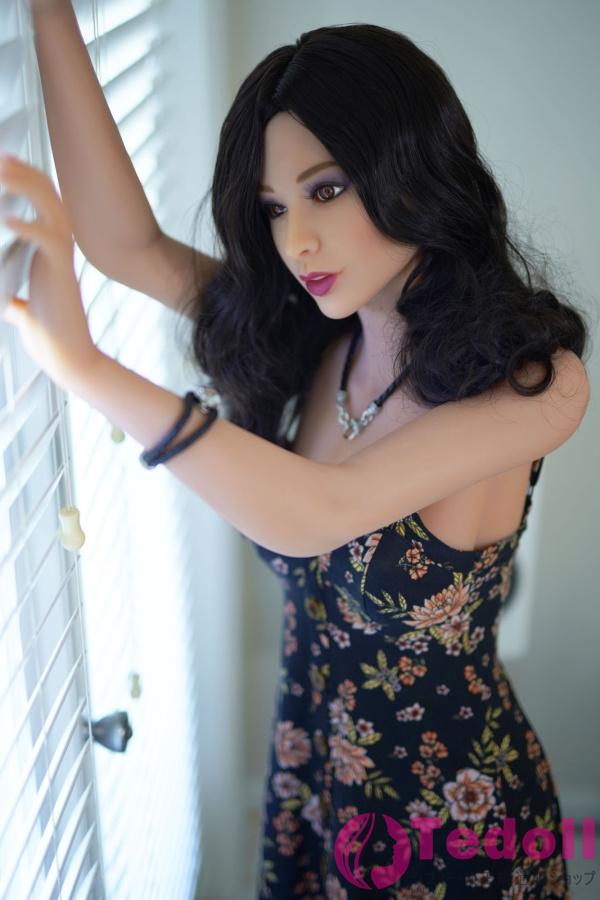 Doll-Forever Giulia 155cm成熟した外国人妻ラブドール セクシーなルックスダッチワイフ Fカップ巨乳 TPE製 小麦肌