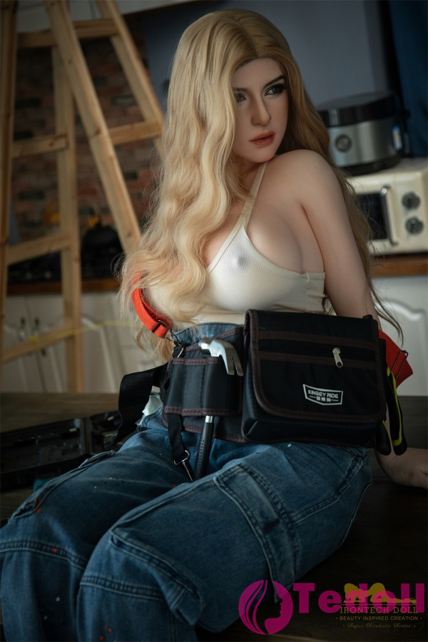 Irontech Doll S38 Flora 165cmフルシリコン製 等身 大 ラブドール 金髪白人 感度抜群 セックスドール Gカップ ノーマル肌