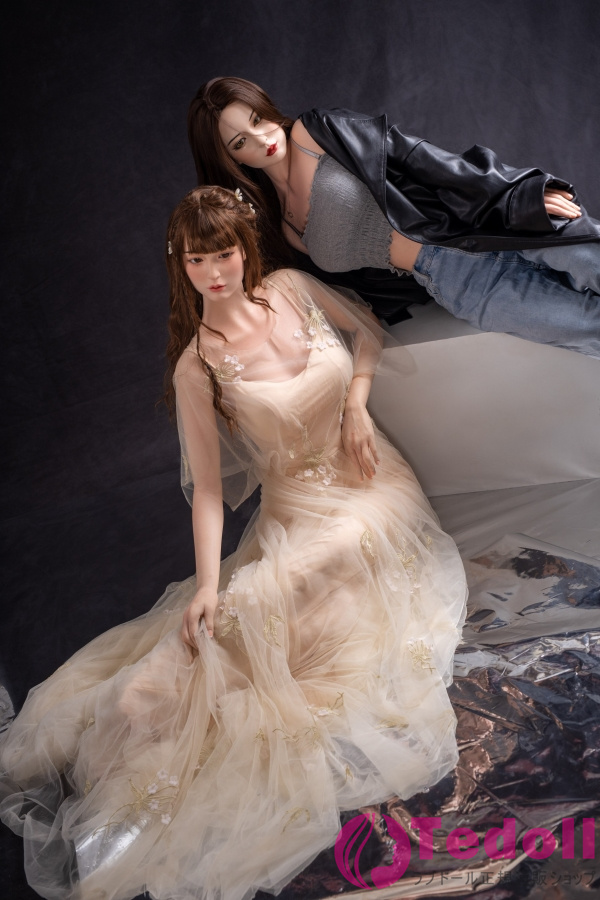 Bezlya Doll 夏菫 163cm上品な美人 高級ダッチワイフ シリコン製ヘッドとTPE製ボディ 顔の薄いメイク、濃いメイク選択可 Bカップ ノーマル肌