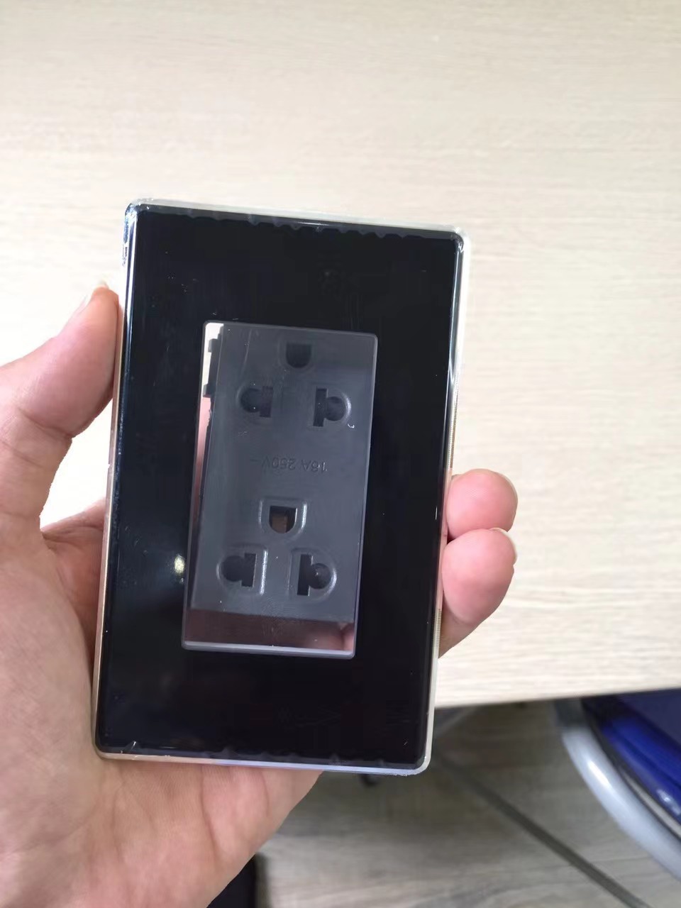 Module socket shell wall socket fixing box-Zhaotesi