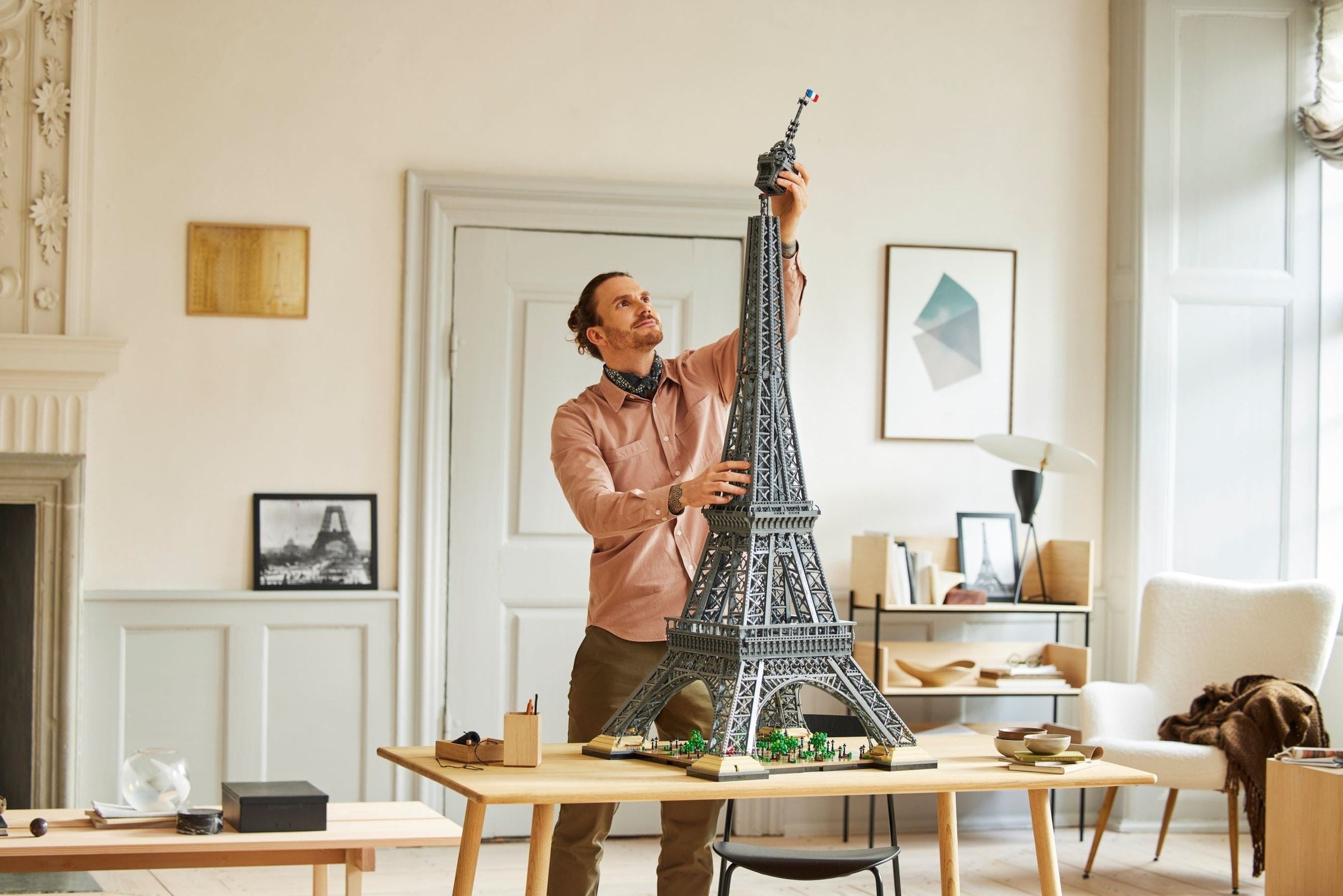 10307 Eiffel Tower
