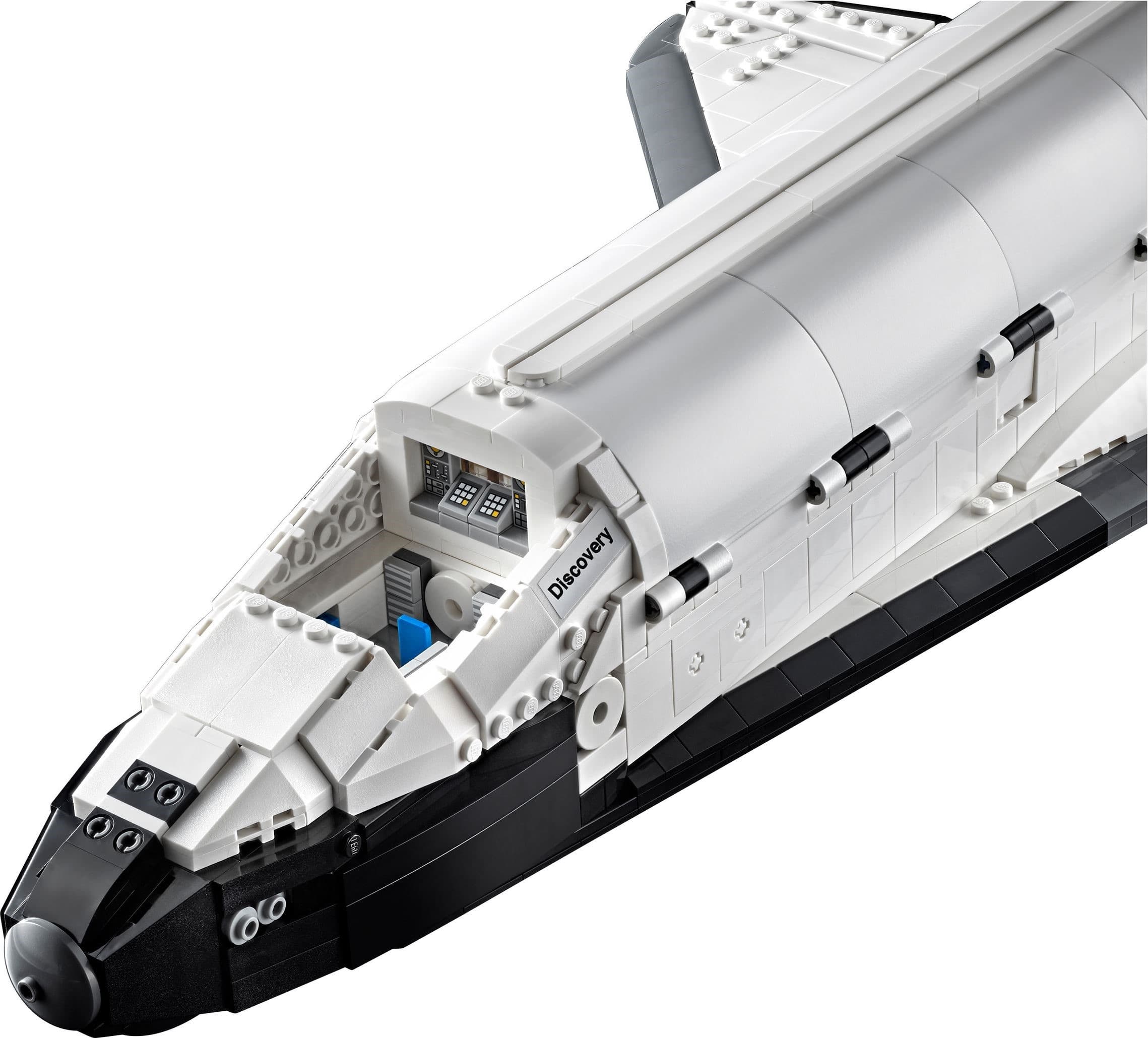 10283 NASA Space Shuttle Discovery
