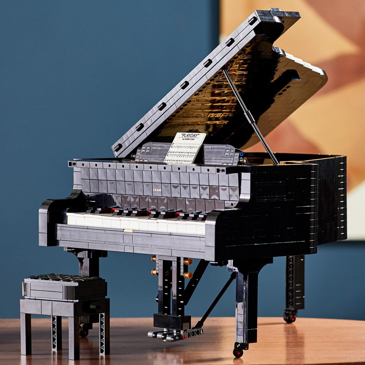 Lego working store piano