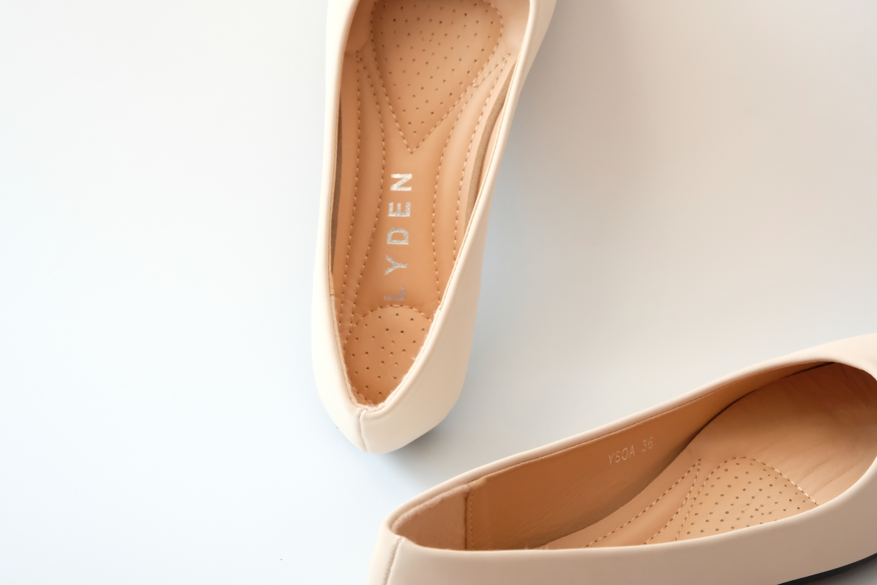 Lyden Black series 1.0 - Beige (Matt Surface)