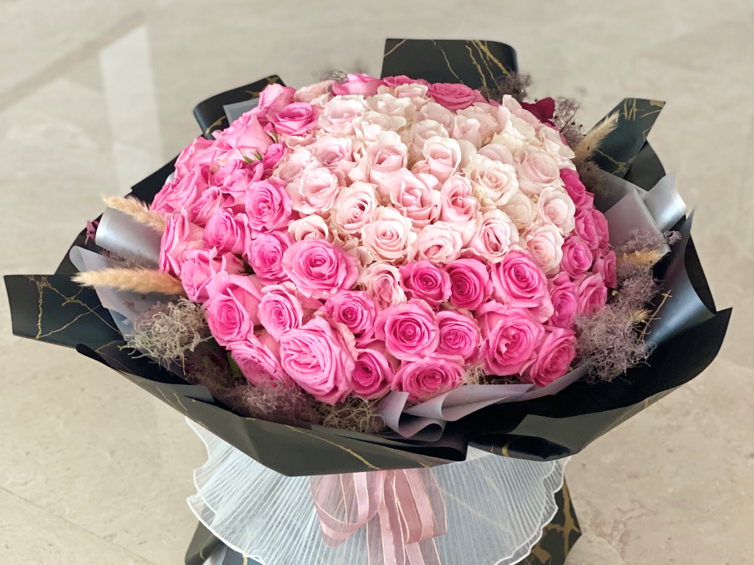 99 Roses Design 99 Roses