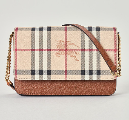 BURBERRY WALLET ON CHAIN WITH CLASSIC DESIGN