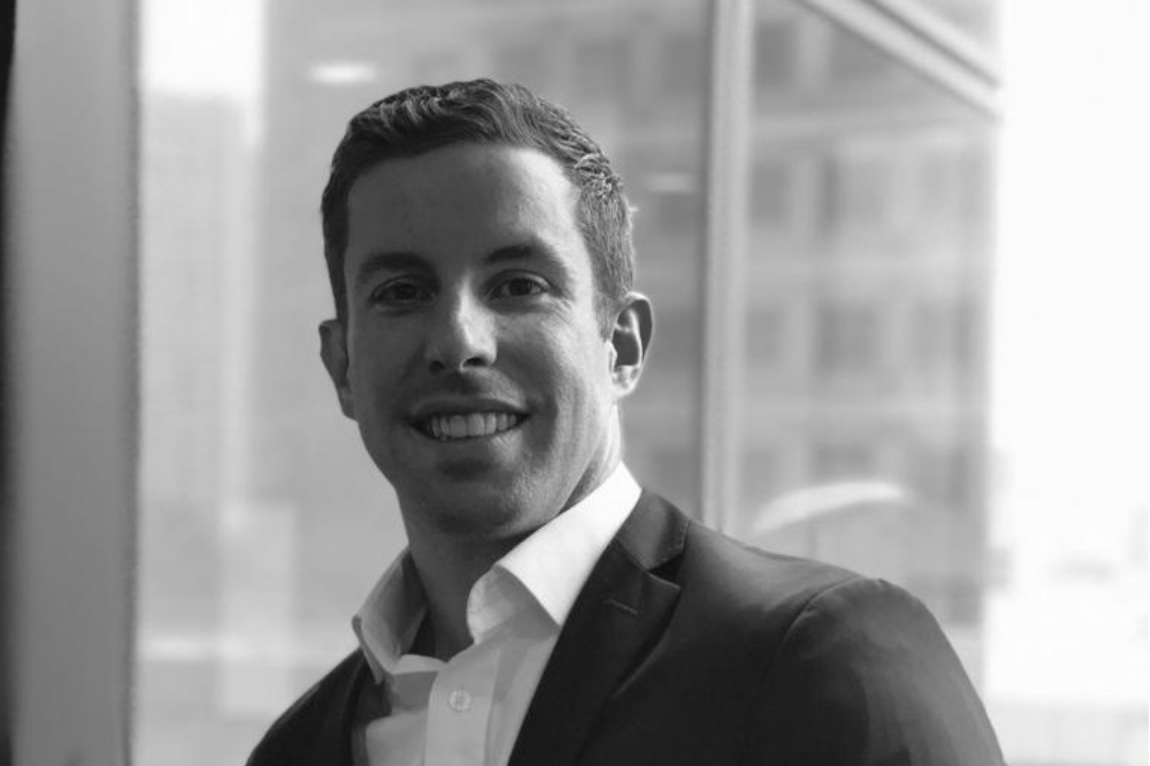 Death By The Desk: How To Prevent Back Pain Associated With Sitting All Day-Sunnystep-The most comfortable walking shoes-Best walking shoes