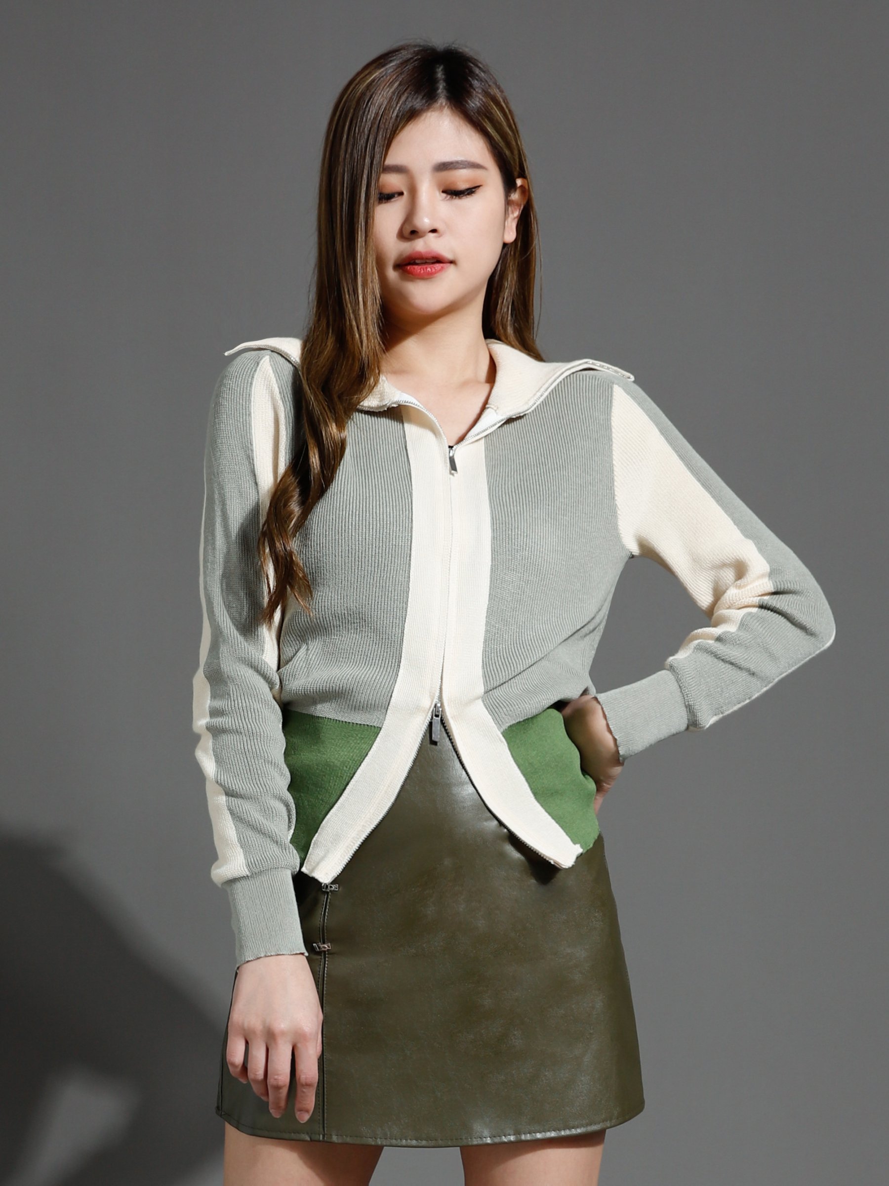 Front Zip Knitted Top 26505