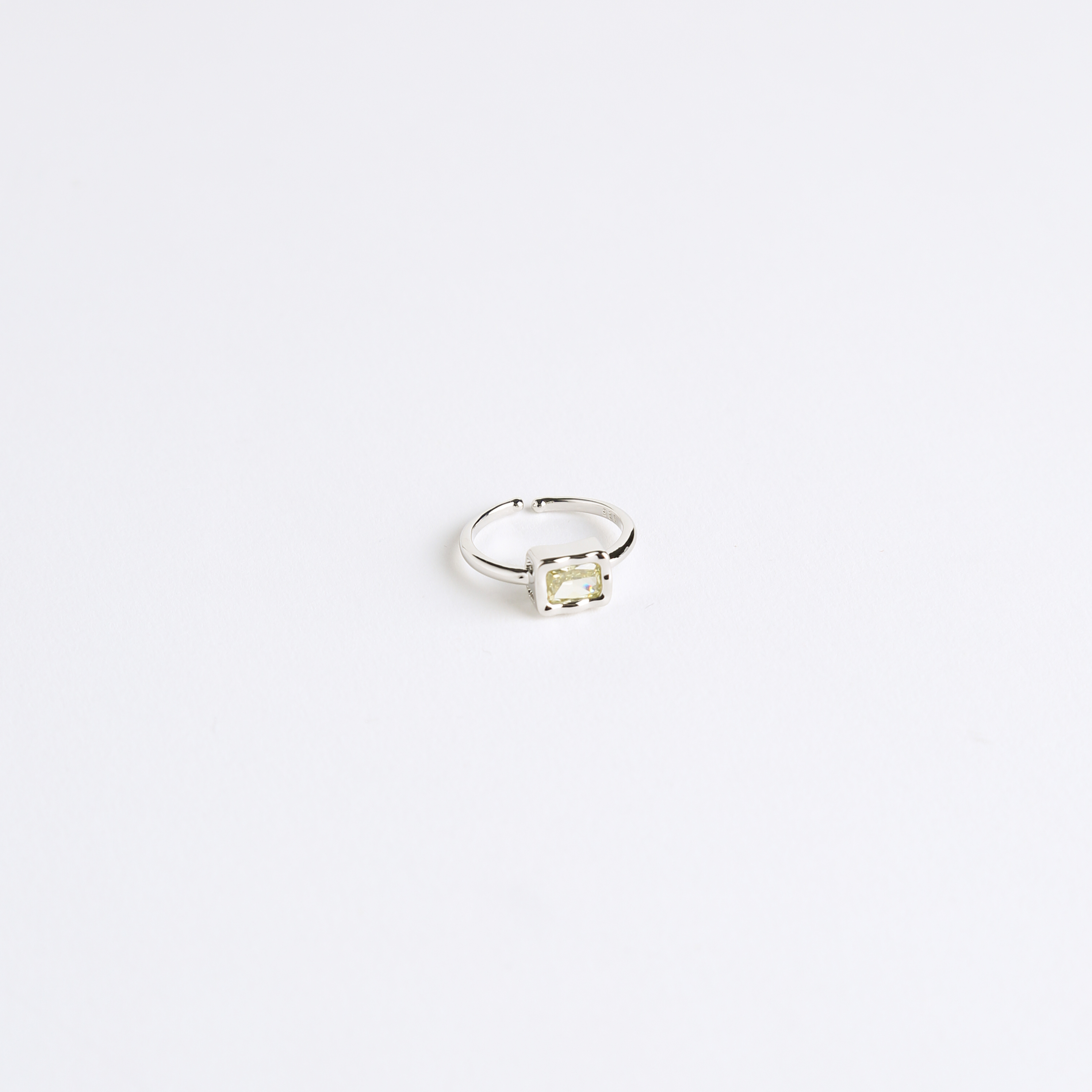 Ring R142