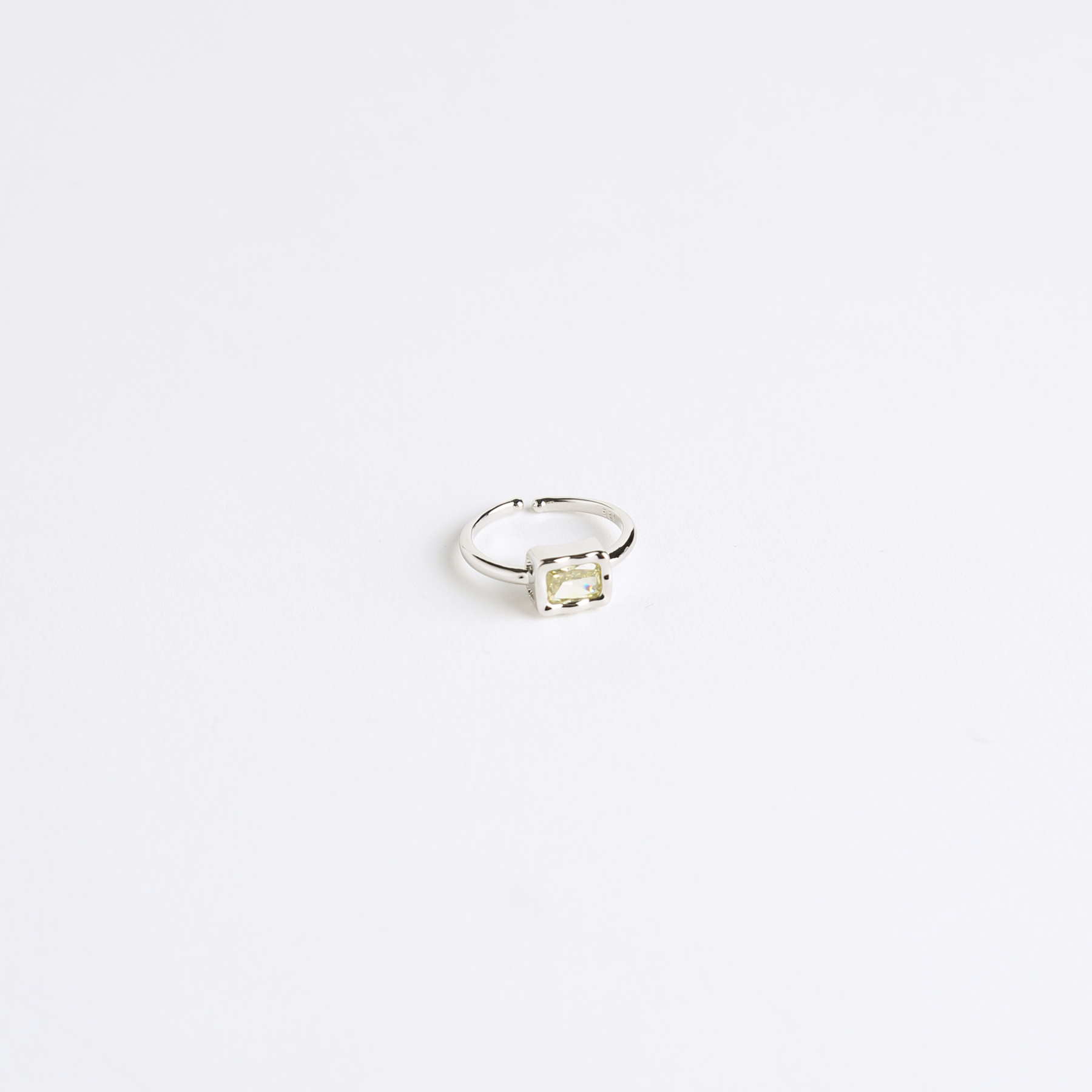 Ring R142