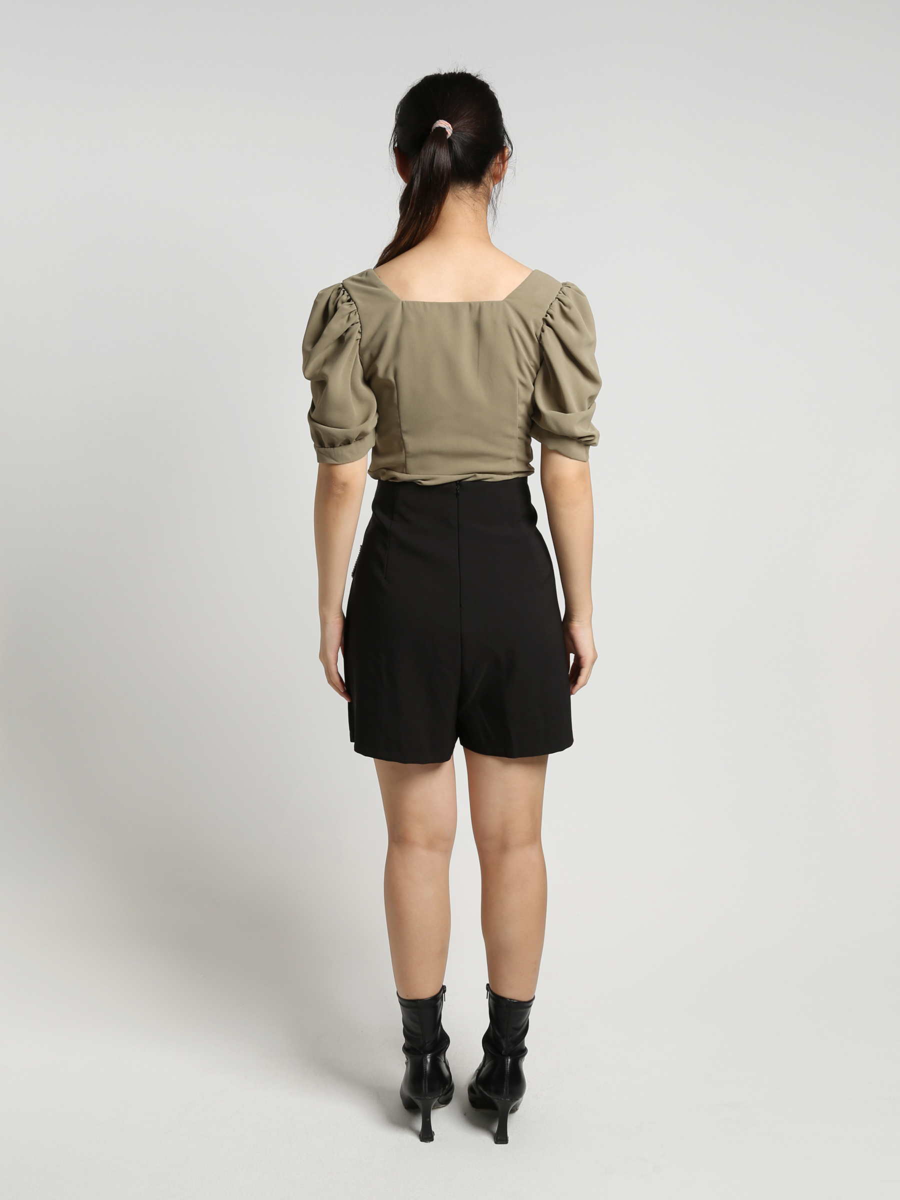 Sweetheart Neckline Front Decorative Button Top 18433