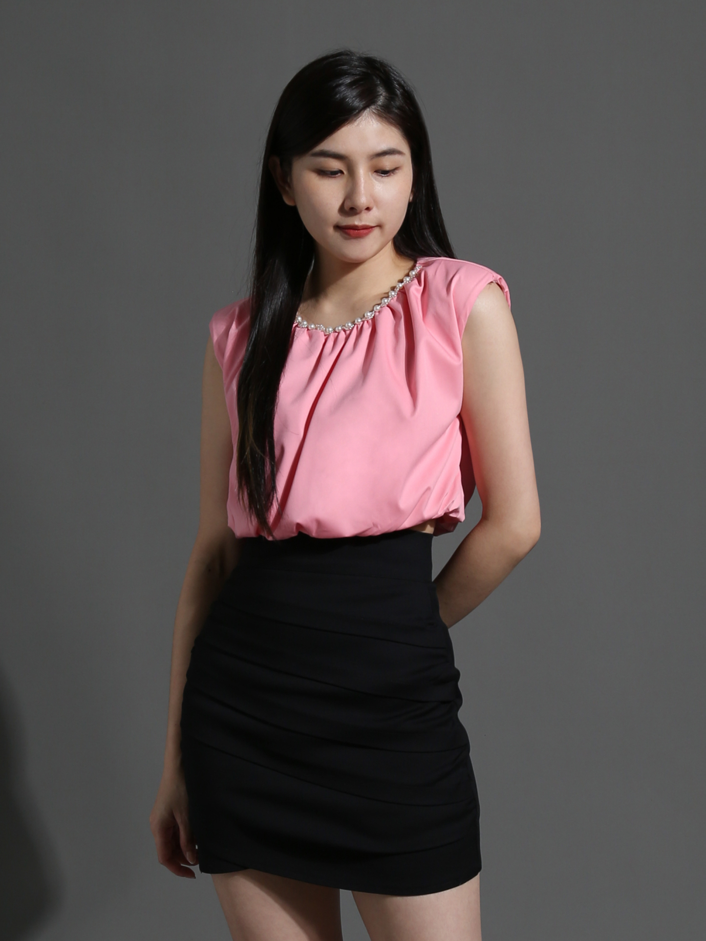 Sleeveless With Decorative Pearl Top 26524