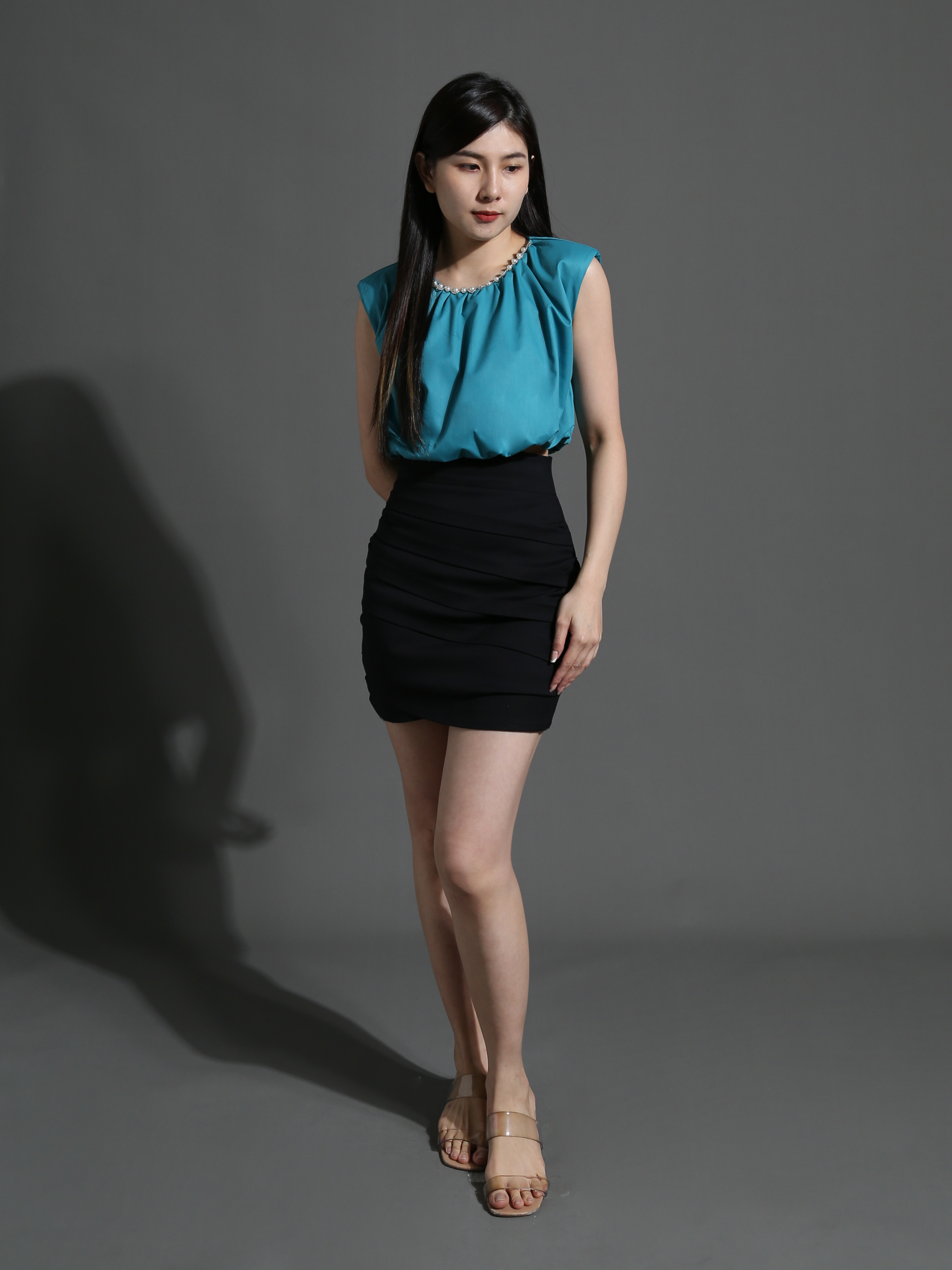 Sleeveless With Decorative Pearl Top 26524