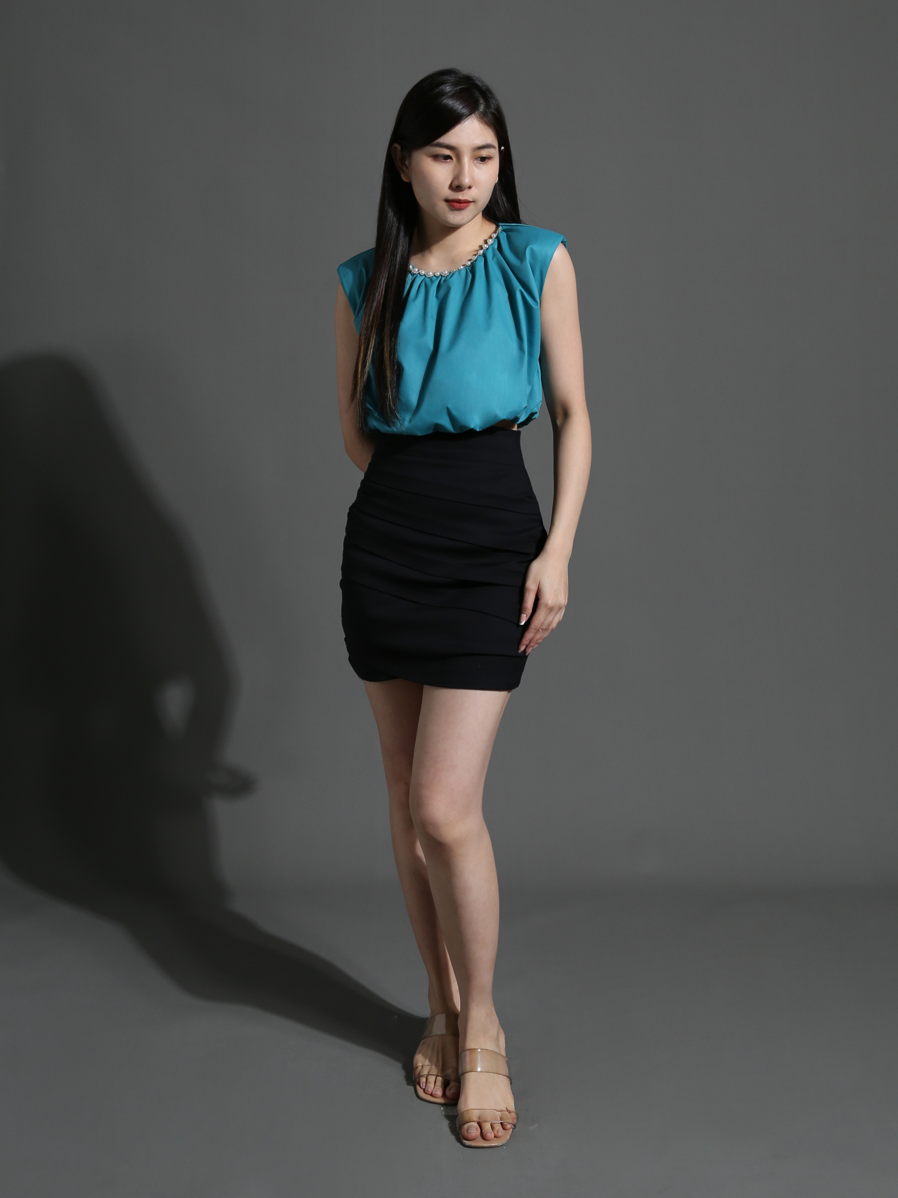 Sleeveless With Decorative Pearl Top 26524