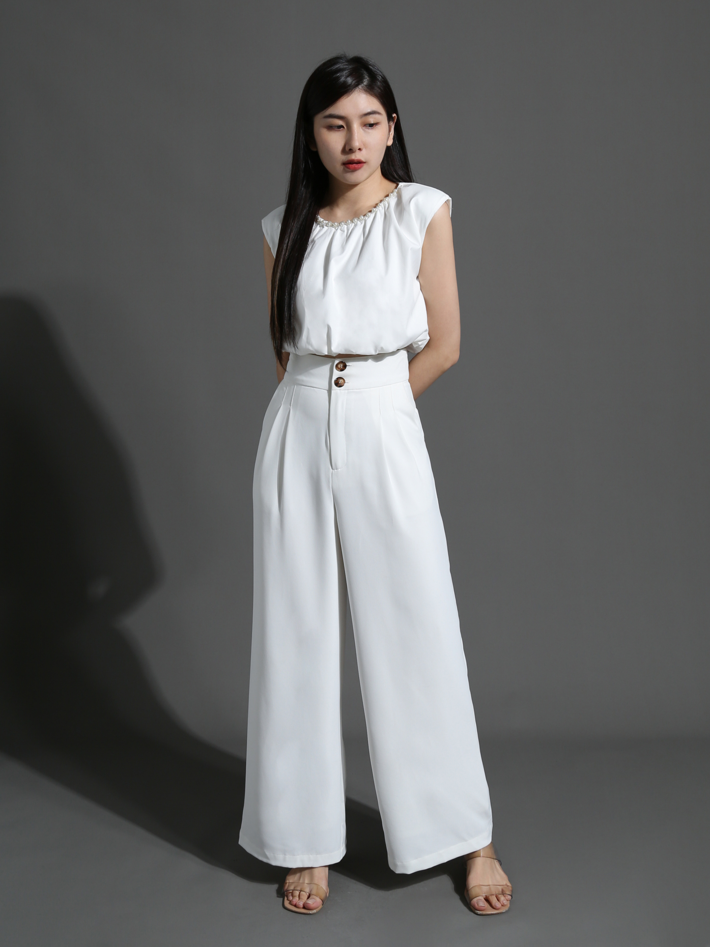 Sleeveless With Decorative Pearl Top 26524