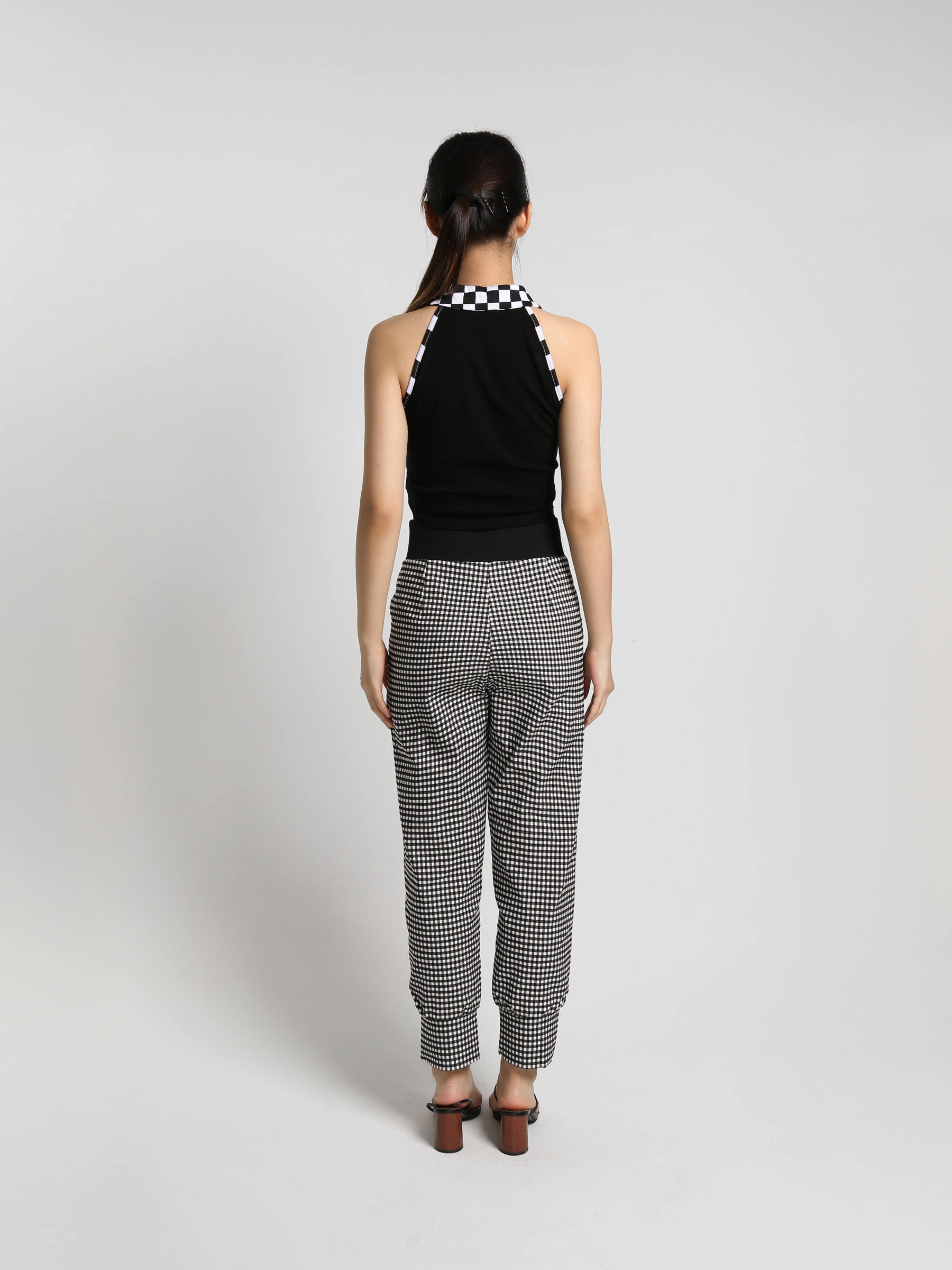 Sleeveless Halter Collar Checker Crop Top 23386