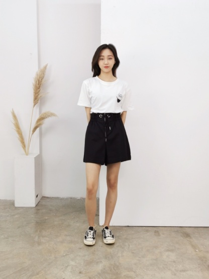 High Waist Front Zip With Tie Up Short Pants 16343