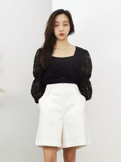 Square Neck Detailed Lace Top 17386