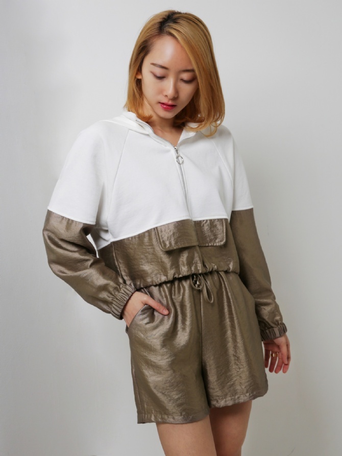 Front Zip With Cap Long Sleeve Top Ac3 07