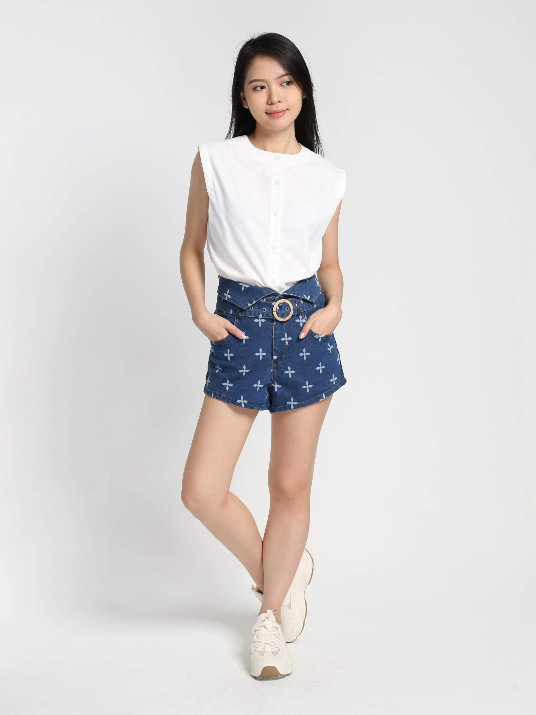 Sleeveless Front Buton Top 23126