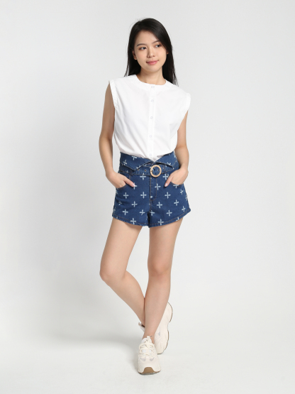 Sleeveless Front Buton Top 23126