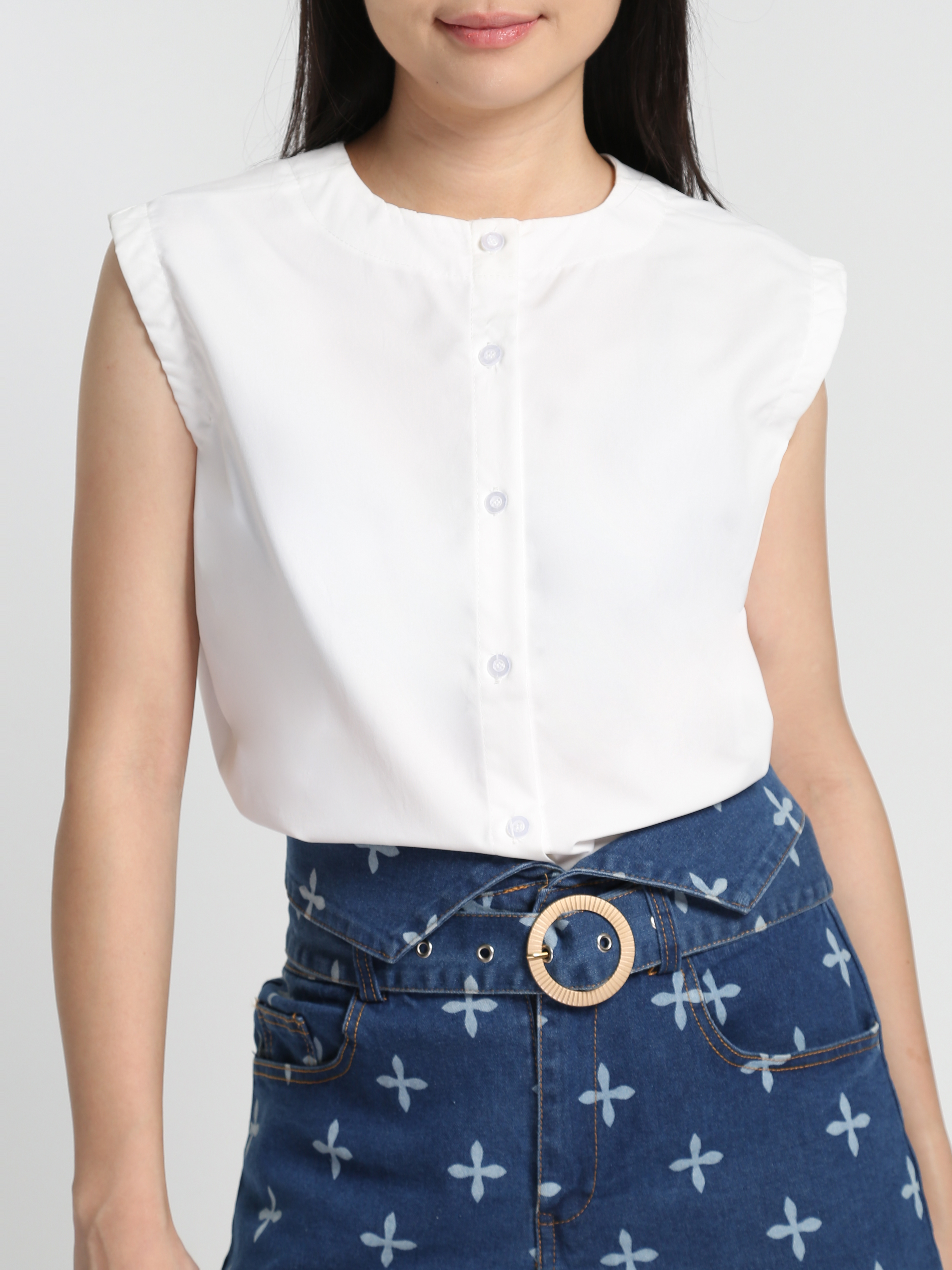 Sleeveless Front Buton Top 23126