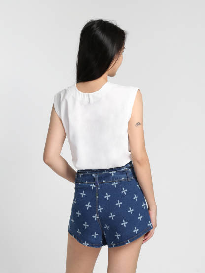 Sleeveless Front Buton Top 23126