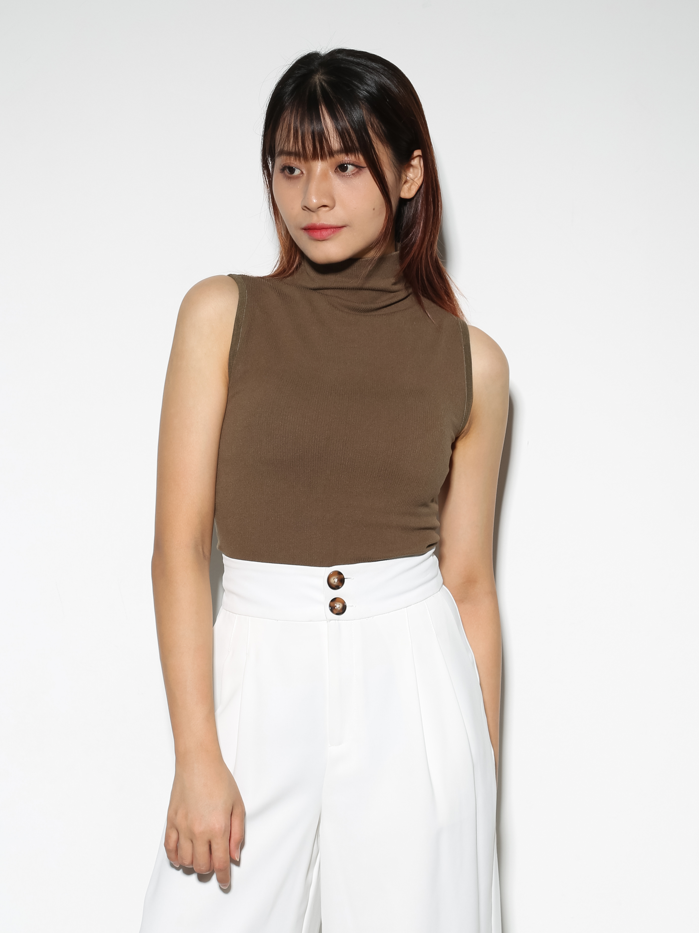 Sleeveless Turtle Neck Top 26322