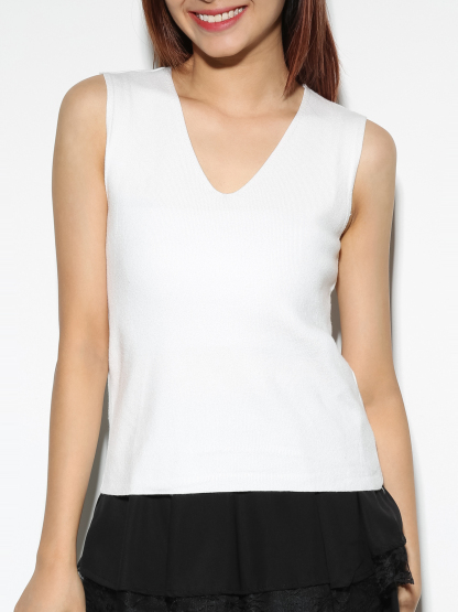 Sleeveless V Neck Top 29324
