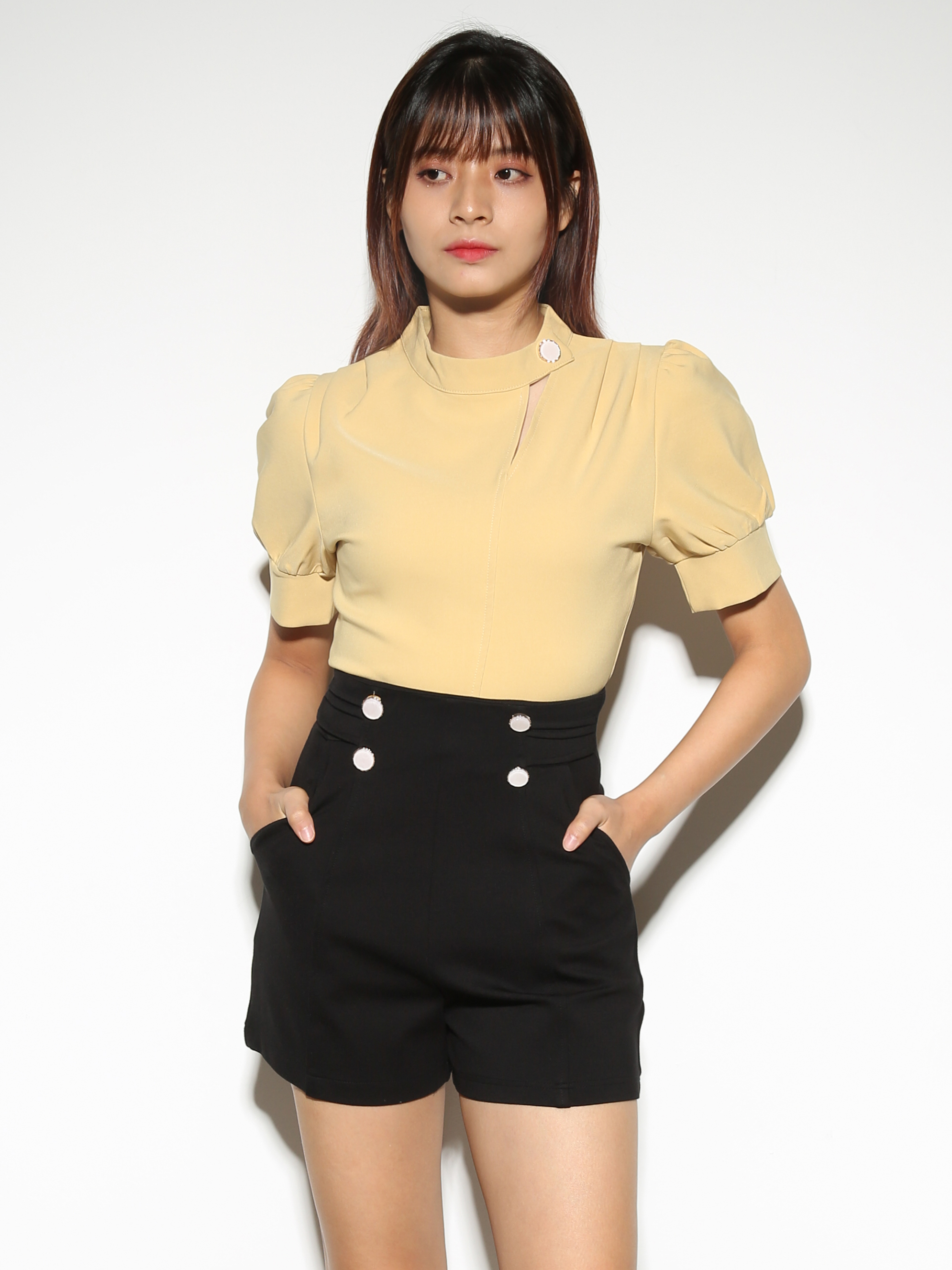 Two Tone Puff Sleeve Top With High Waist Short Pants Set 27365