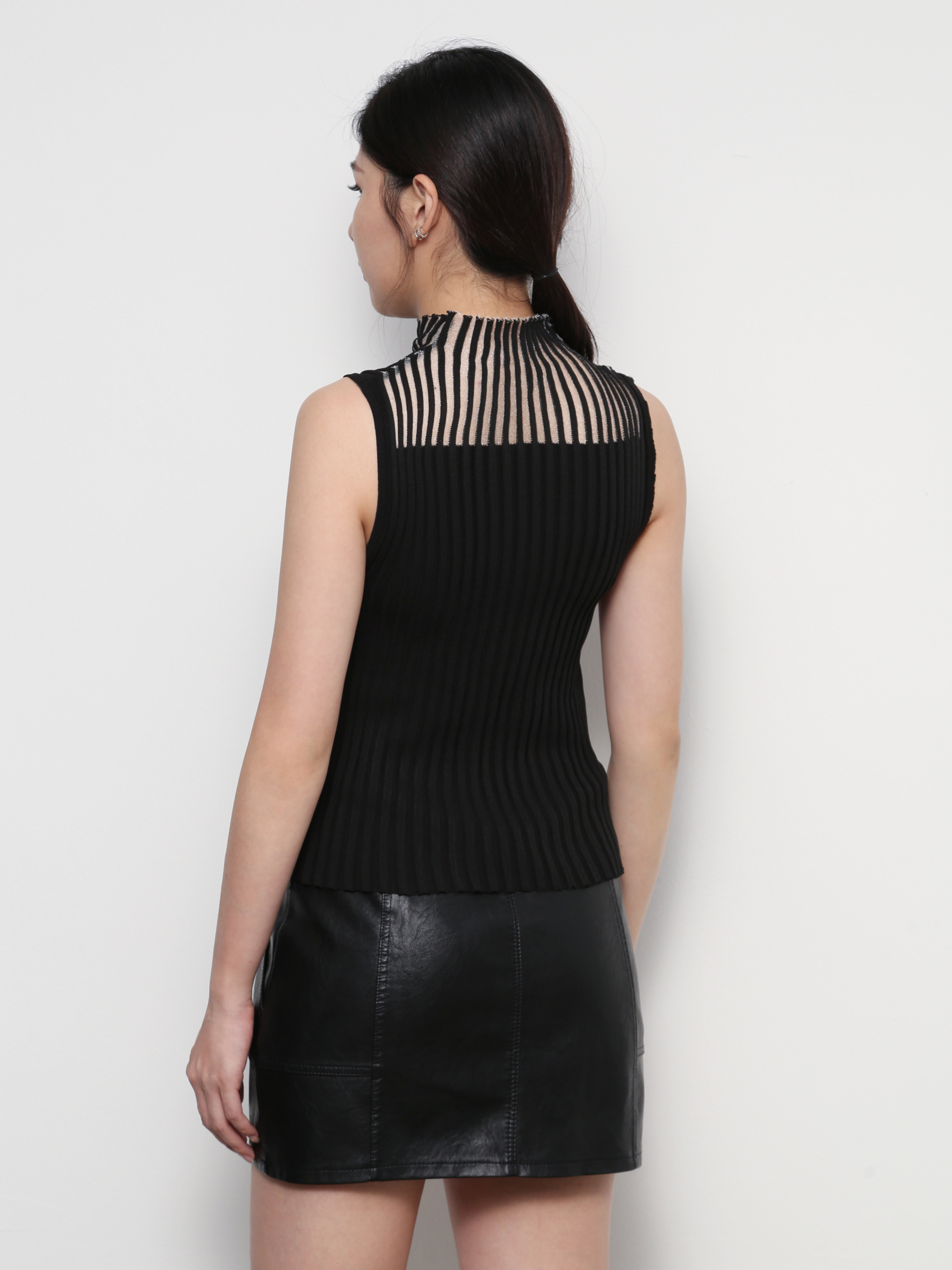Sleeveless Knitted Turtke Neck Top 28443