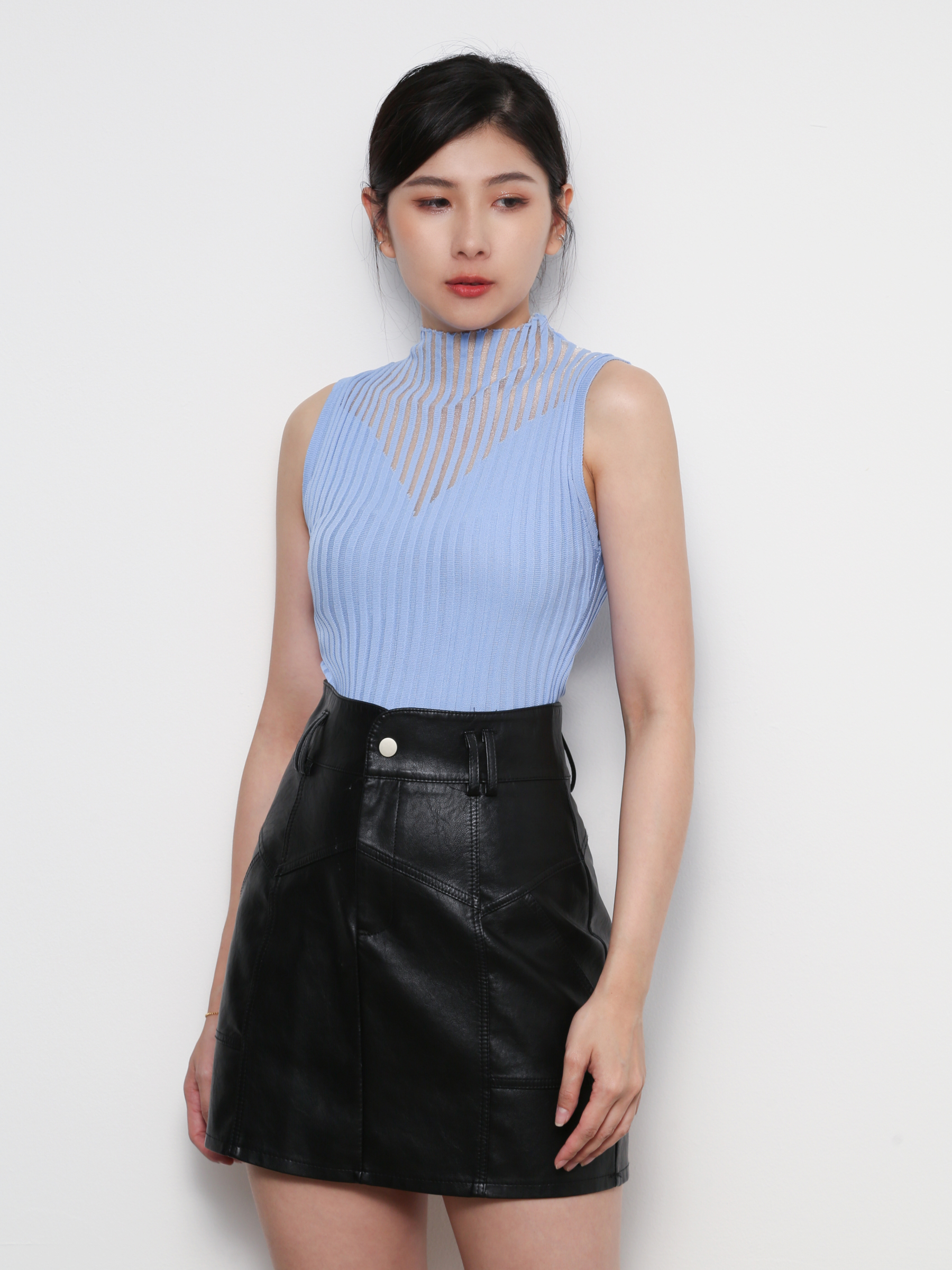 Sleeveless Knitted Turtke Neck Top 28443