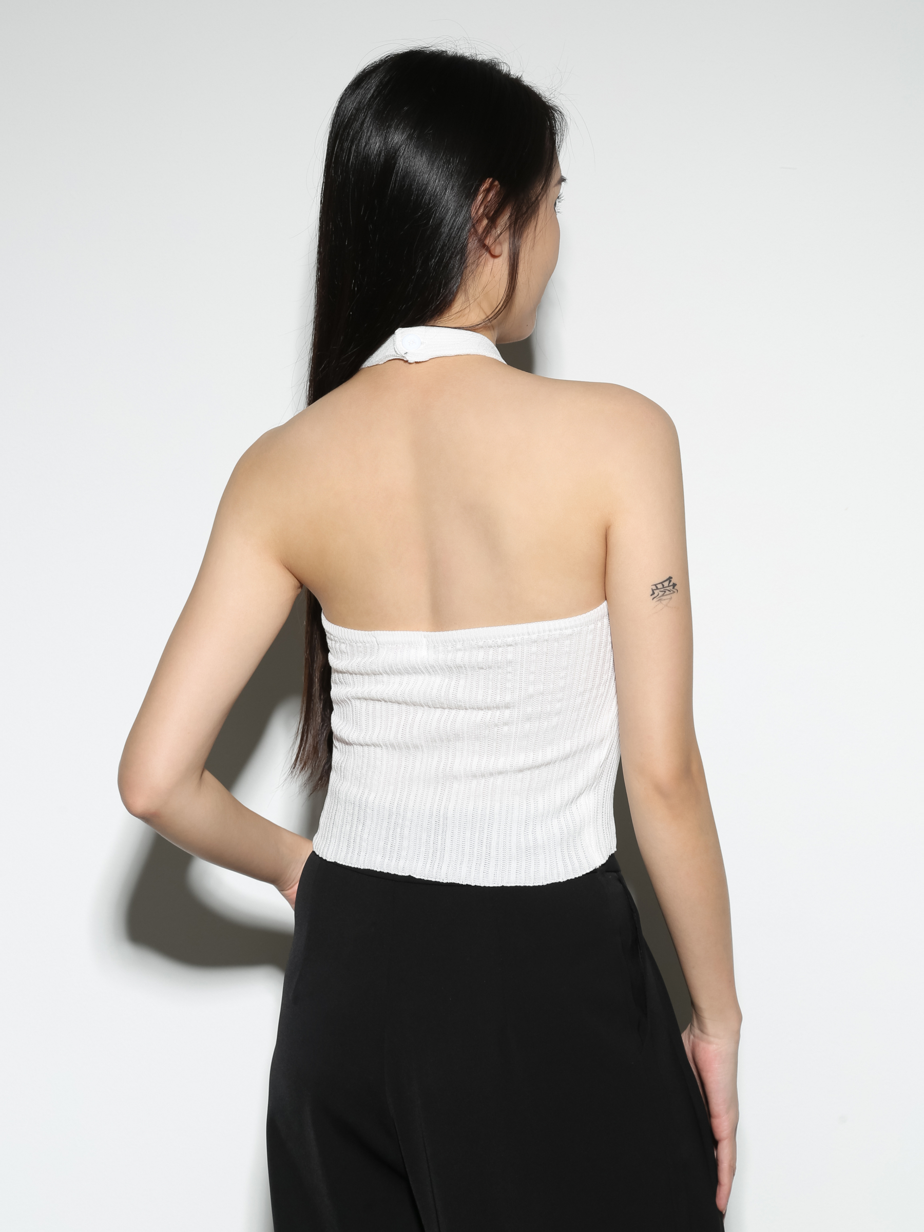 Sleeveless Back Button Pleated Top 28866