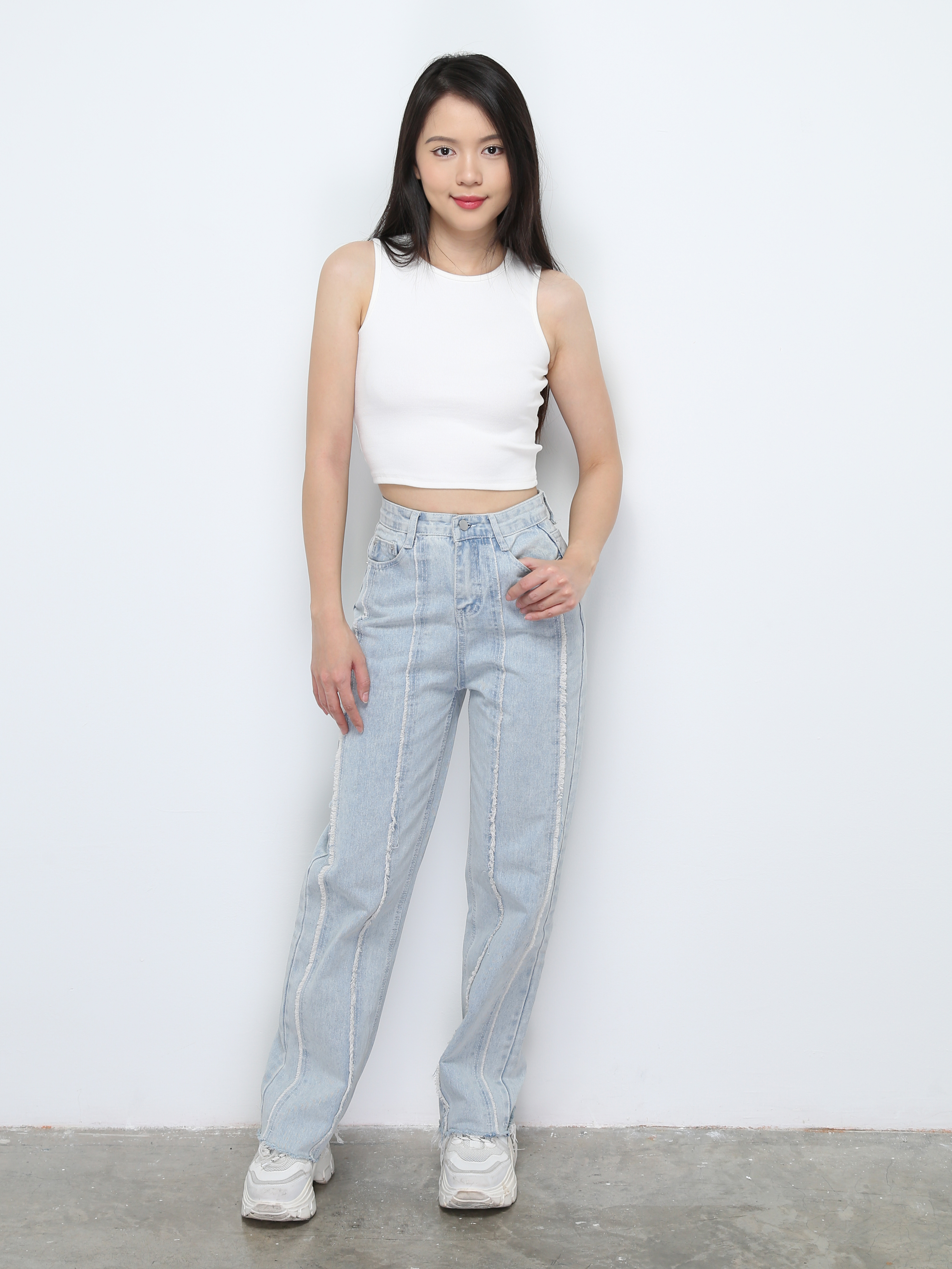 Sleeveless Back Hole Top 28890