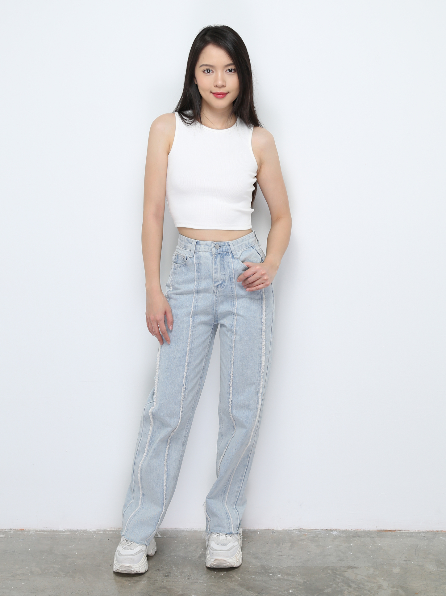 Sleeveless Back Hole Top 28890