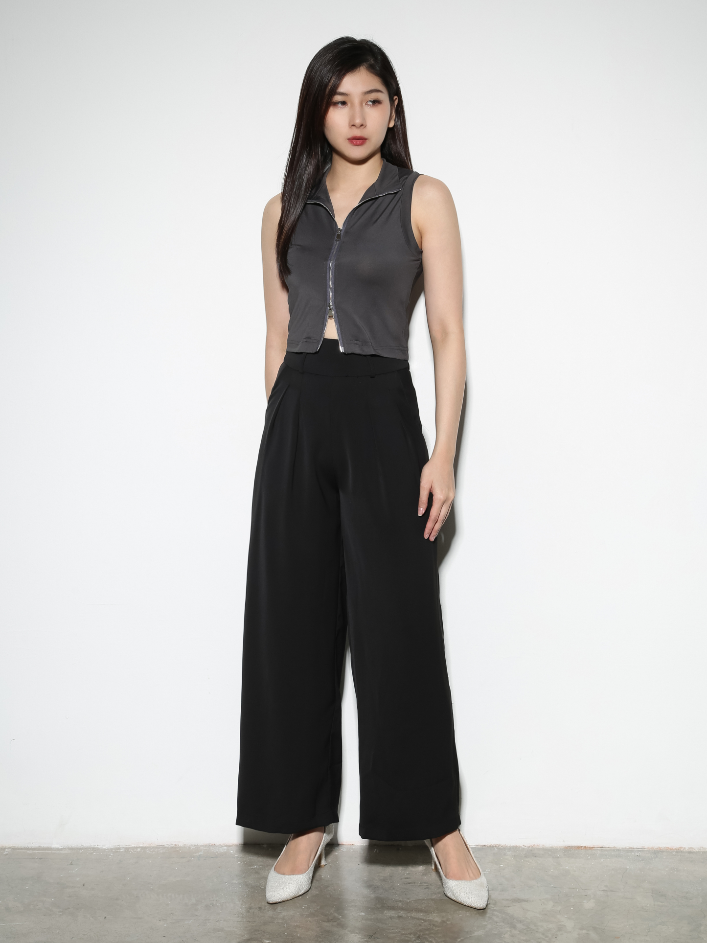 Sleeveless Front Zip Top 29168