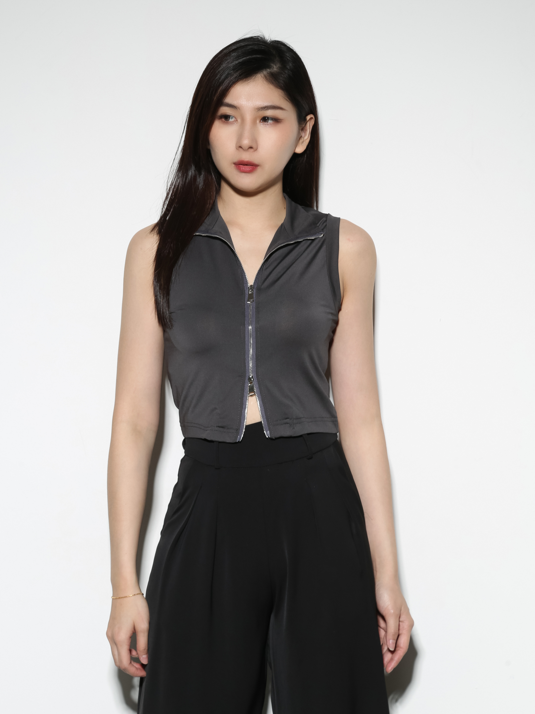 Sleeveless Front Zip Top 29168