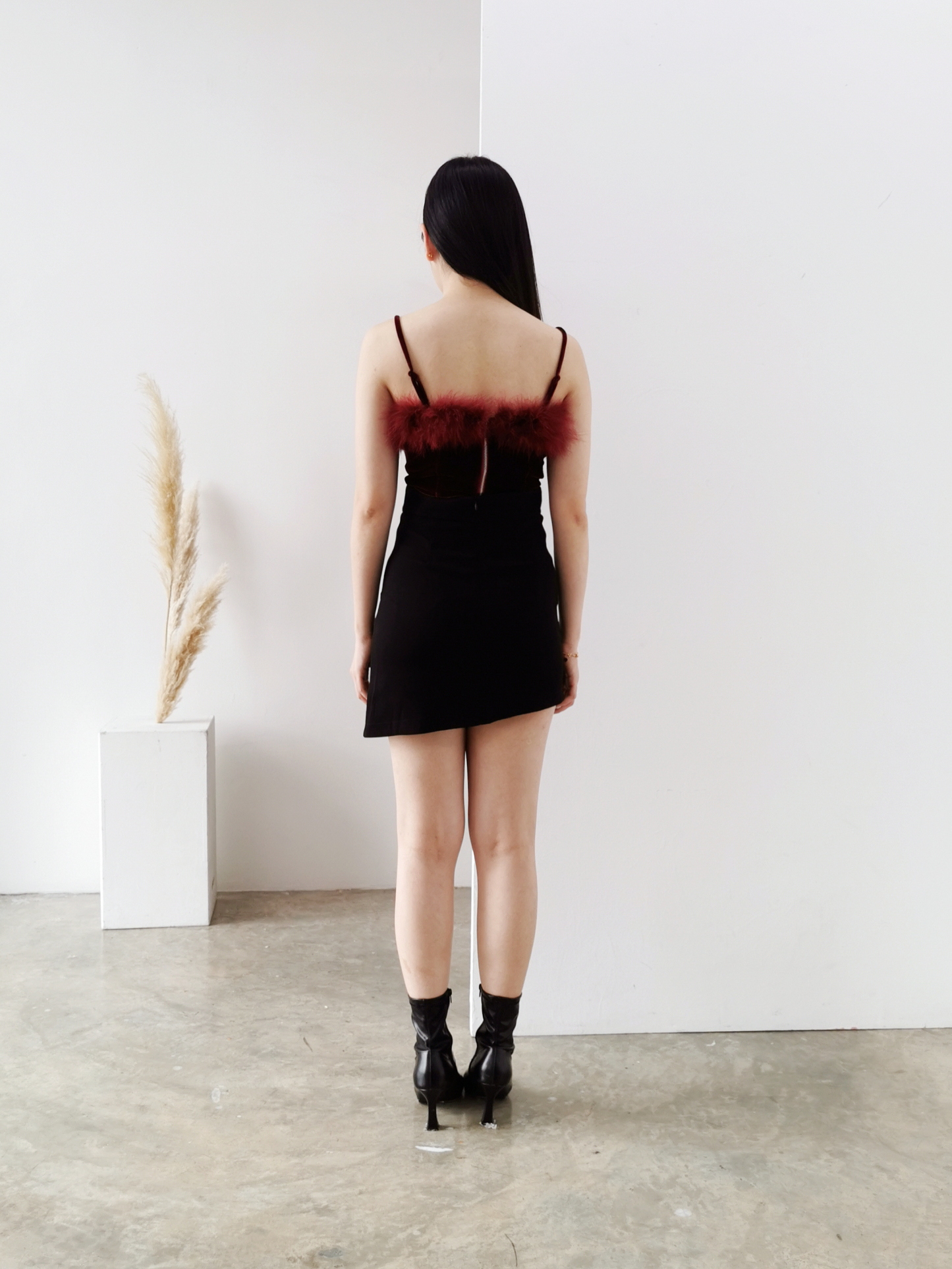 Sleeveless Fur Crop Top AC051